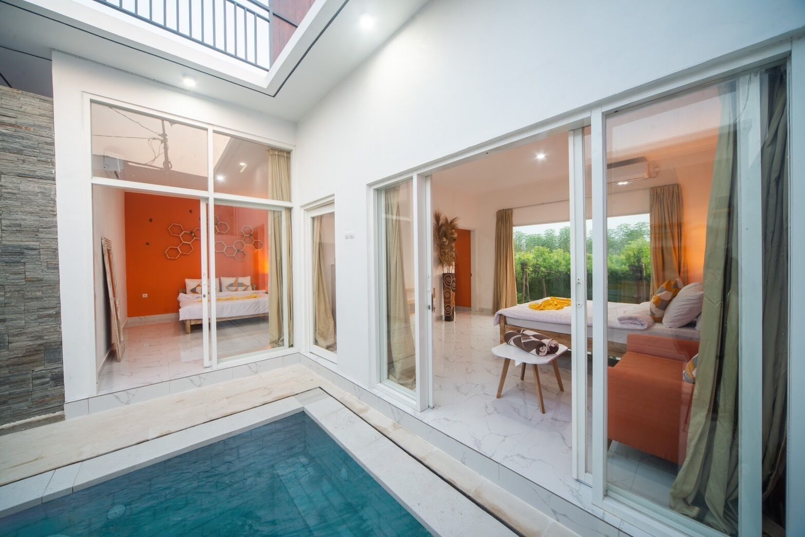 2 bedrooms, bed sheets