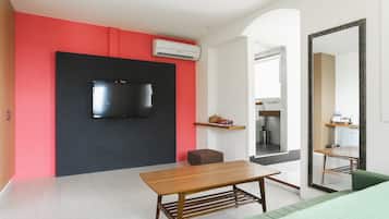 Double room with sea view | Blackout drapes, soundproofing, free WiFi, bed sheets
