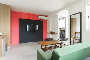 海景双人房 | 遮光窗帘、隔音、免费 WiFi、床单