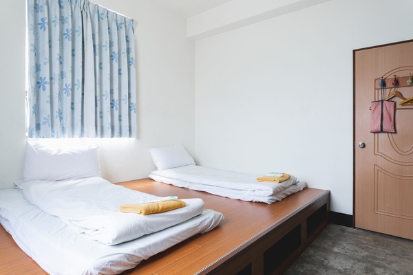 Double room with shared bathroom