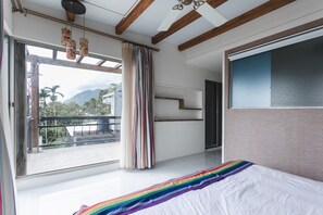 Tweepersoonskamer, uitzicht op zee | Verduisterende gordijnen, geluiddichte muren, gratis wifi, beddengoed