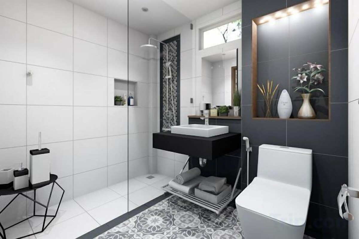 Bathroom | Free toiletries, hair dryer, bathrobes, slippers