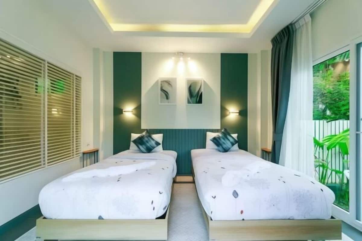 In-room safe, desk, laptop workspace, WiFi (free)