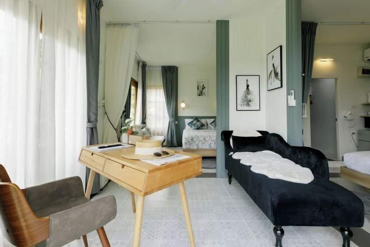 1 bedroom, in-room safe, individually decorated, desk