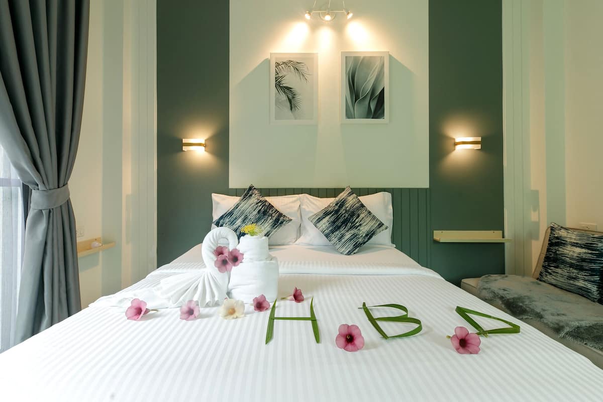 King room villa garden view | 1 bedroom, in-room safe, individually decorated, desk