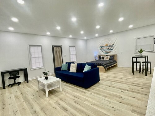 Modern Studio Near PTI Airport