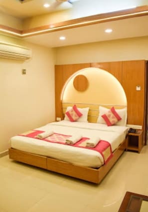 Superior Triple Room | Soundproofing, free WiFi - Hotel Banaras Haveli (Varanasi)