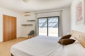 Desk, iron/ironing board, travel crib, WiFi