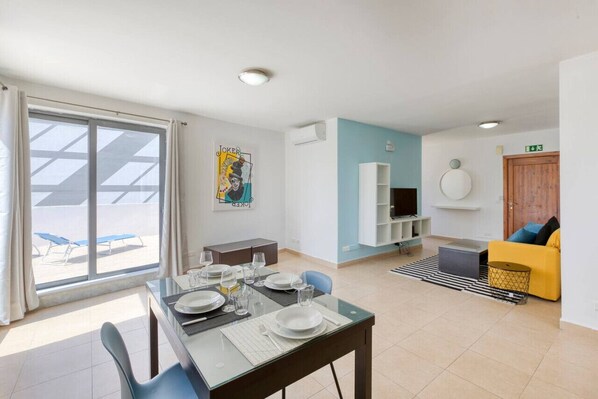 Interior - 1BR penthouse with Large Private Terrace in PV ! (San Ġiljan)