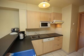 Fridge, microwave, stovetop, dishwasher - Stay by the coastal trails, Middelkerke (Middelkerke)