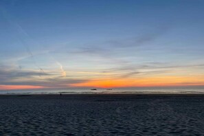 Una spiaggia nelle vicinanze
