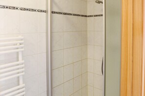Shower - Stay by the coastal trails, Middelkerke (Middelkerke)