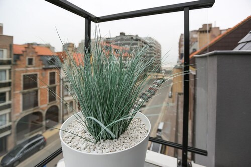 Apartment in Middelkerke with Large Terrace
