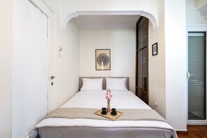 5 bedrooms, iron/ironing board, travel crib, free WiFi - Houseloft Seaside Getaway (Thessaloniki)