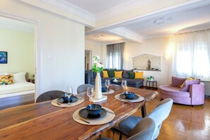 Dining - Houseloft Horizon Seaview (Thessaloniki)