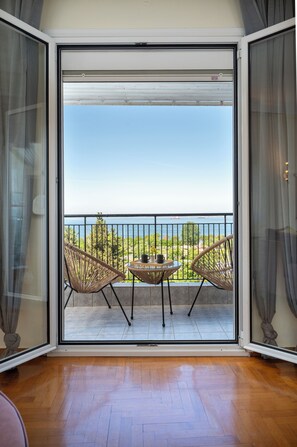 Interior - Houseloft Seaside Getaway (Thessaloniki)