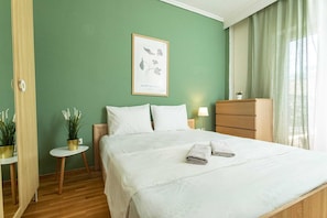 3 bedrooms, iron/ironing board, travel cot, free WiFi