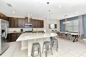 Kühlschrank, Ofen, Herdplatte, Geschirrspüler