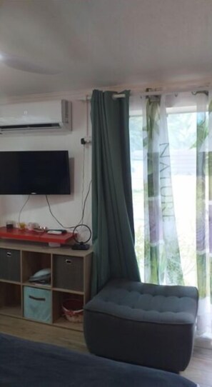1 bedroom, travel crib, WiFi, bed sheets