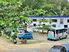 Bãi đậu xe tự phục vụ miễn phí