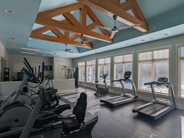 Fitness facility - Stay & Play - Sleeps 7
All the comforts of home inside.
Ready for the HOLIDAYS!
(Charlotte)