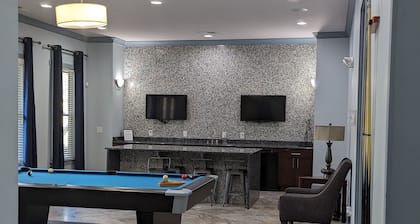 Stay & Play - Sleeps 7
Close to Everywhere you want to be
Instant Booking Ready