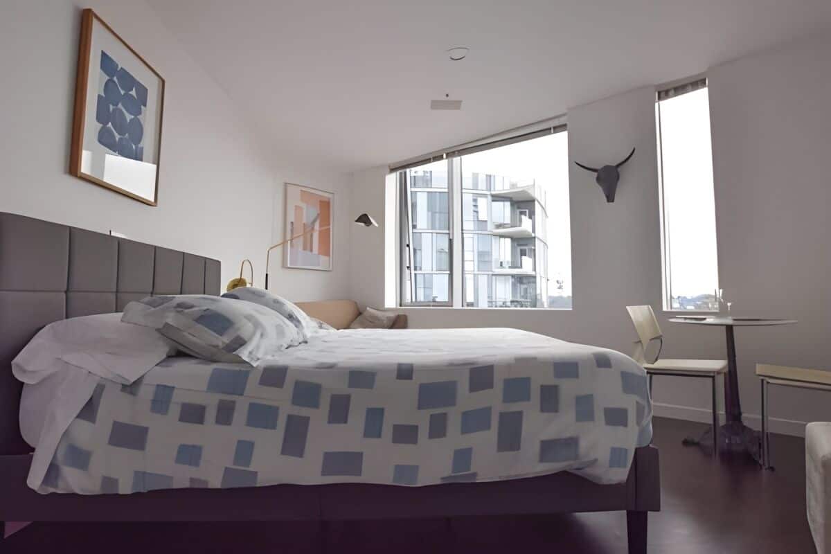 City Apartment | Living area