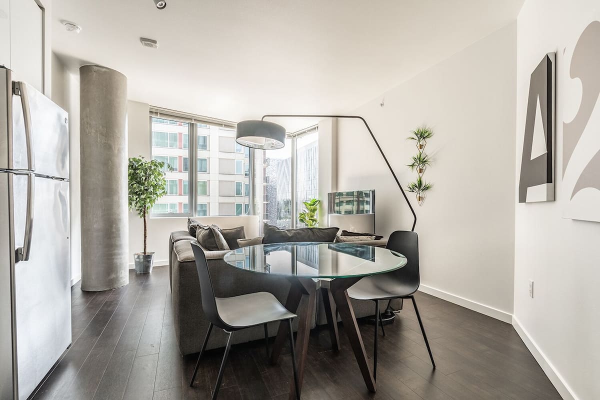 2 bedrooms, individually decorated, individually furnished, desk