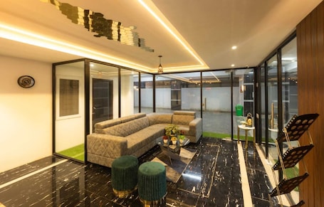 Recepção. beestay Hotels Elite Park Titupati