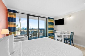 2 bedrooms, internet, bed sheets - Sun, Sand and Views: Jr. Cabana Suite 1st Floor (Myrtle Beach)
