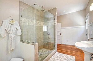 Towels - Comfortable Downtown Napa Victorian - quiet & convenient
 (Napa)