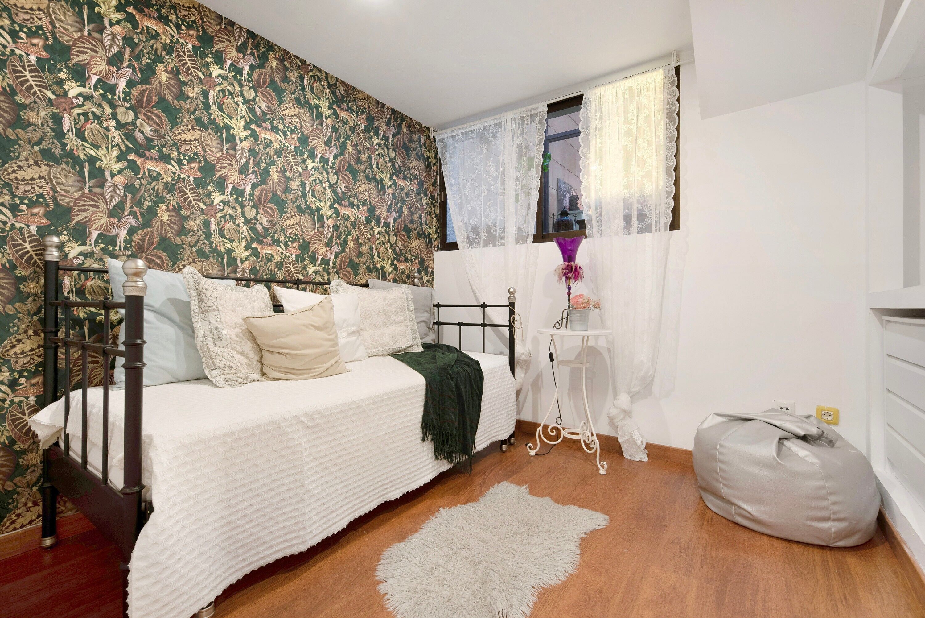 4 habitaciones, tabla de planchar con plancha y wifi gratis 