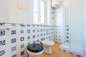 تجهيزات دش، مجففات شعر، مناشف