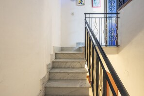 Interior - Holiday Home 'Terrazza Sul Mare' with Shared Terrace, Wi-Fi and Air Conditioning (Palermo)