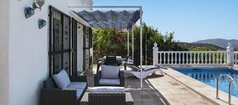 Villa "Puesta del Sol" with Lake View, Private Pool & Wi-Fi