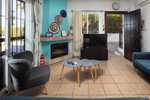 Televisión, chimenea