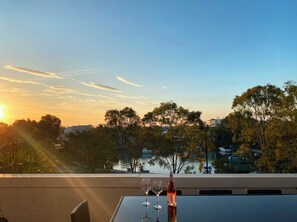 Outdoor dining - ROOFTOP TERRACE AND RIVER VIEWS (Noosa Heads)
