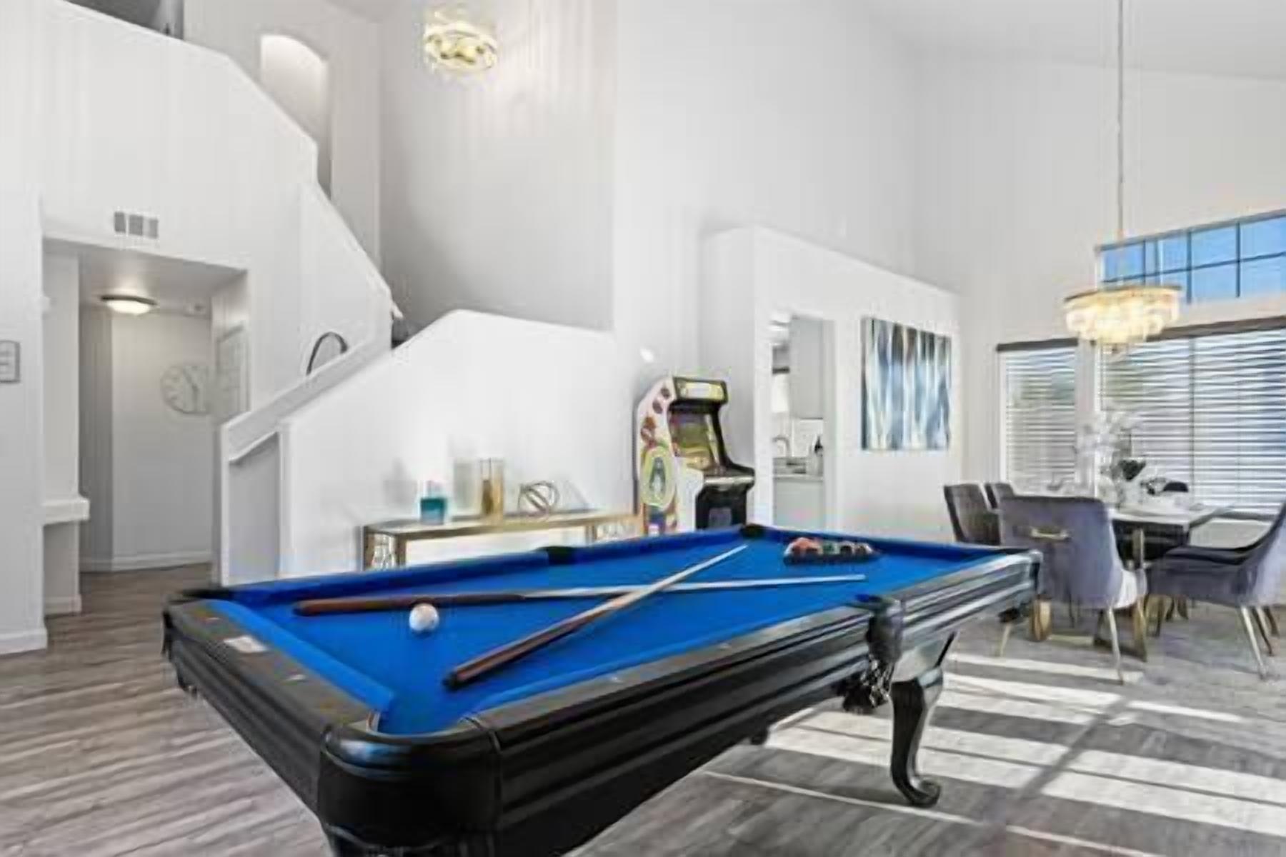 Glamorous 4BR Vegas Pool House w/ Spa & Pool Table