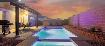 Lavish 4BR Vegas Pool House w/ Heated Pool + Spa
