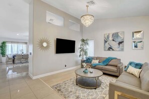 電視、壁爐、 辦公室