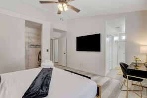 4 habitaciones, tabla de planchar con plancha, cuna de viaje y wifi