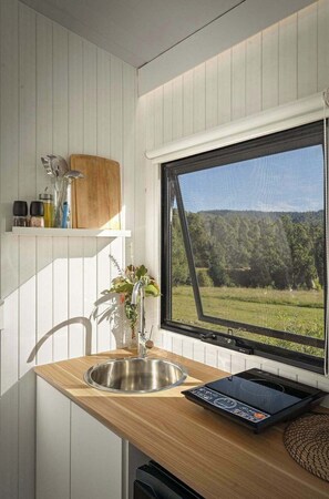 Fridge, microwave, stovetop, toaster