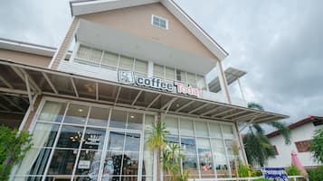 Free daily local cuisine breakfast