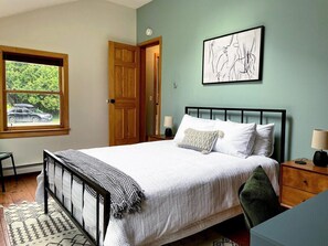 5 habitaciones, tabla de planchar con plancha y cuna de viaje 