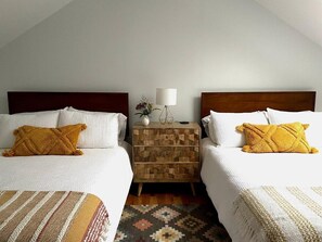 5 Schlafzimmer, Bügeleisen/Bügelbrett, Reisekinderbett, kostenloses WLAN