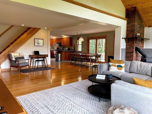 Beautiful Family Home Central to Mad River Valley