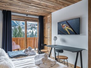 6 bedrooms, free WiFi, bed sheets - Luxury Chalet 10 pers, SPA, pool, WiFi, Courchevel 1550 (Courchevel 1550)
