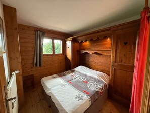 2 bedrooms