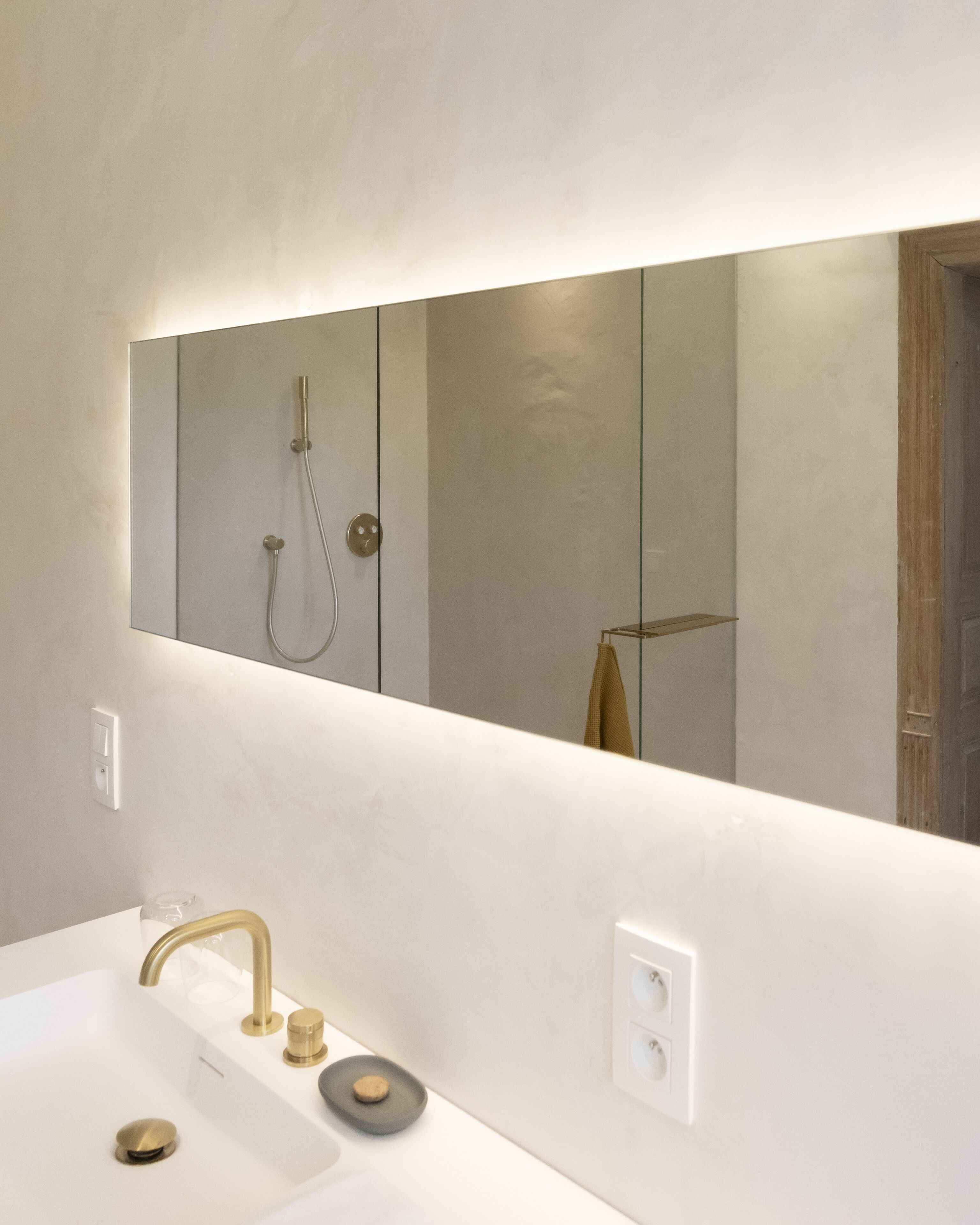 Classic-Zweibettzimmer | Badezimmer | Kostenlose Toilettenartikel, Bademäntel