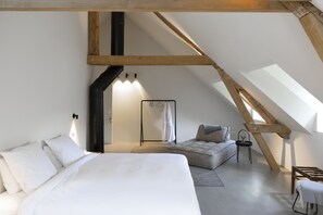 Premium bedding, pillowtop beds, soundproofing, free WiFi - Château du Pont d'Oye (Habay)